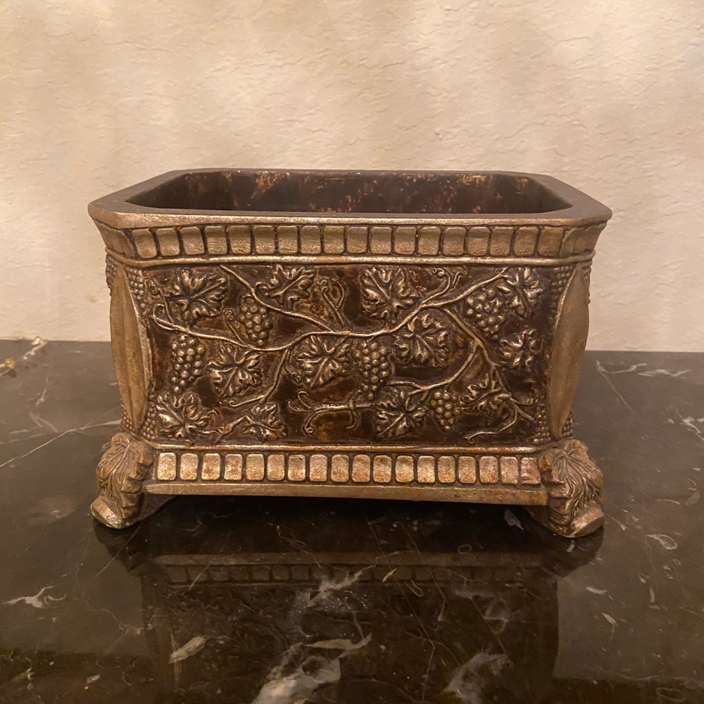 Decorative gold box